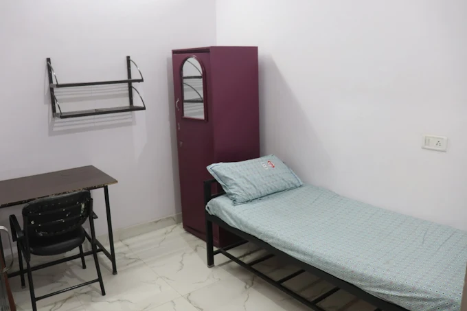 Affordable Boys Hostel Near Allen Kota